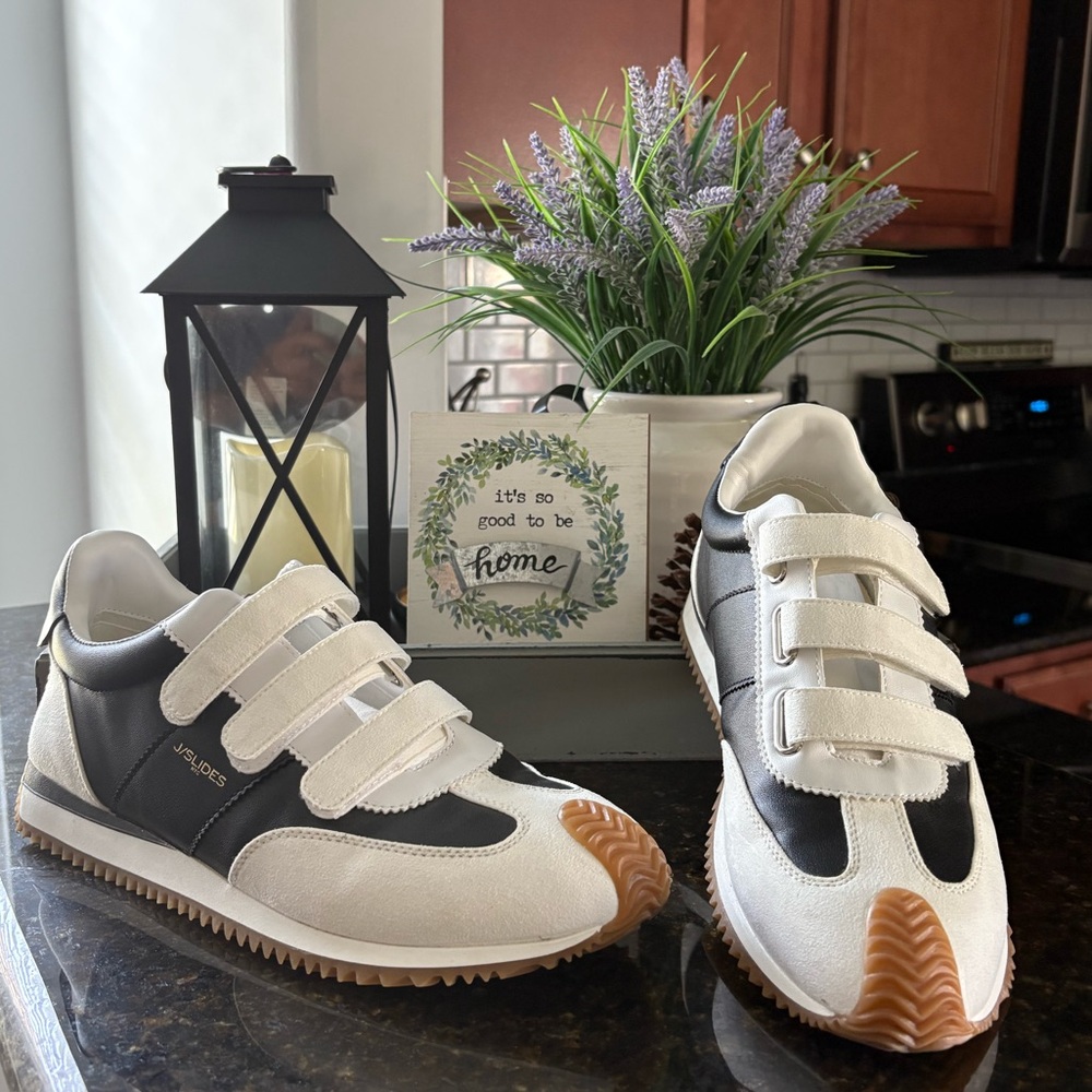 J/Slides Lyla Women’s Sneakers - Picture 3 of 9